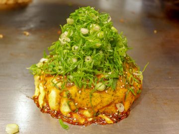ミシュラン獲得！ 広島の名店『電光石火』が東京進出！ 噂の“3Dお好み焼き”を食べてきた