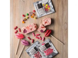 「チョコキャンディ」480円、「唇ロリポップ」1本600円、「ストロベリーロッキーロード」780円など