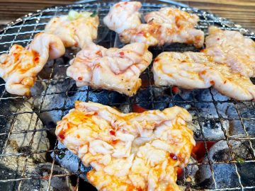 秩父名物ホルモンを食べるならここ！ 地元の人気店『まる助』のホルモンが旨いワケ