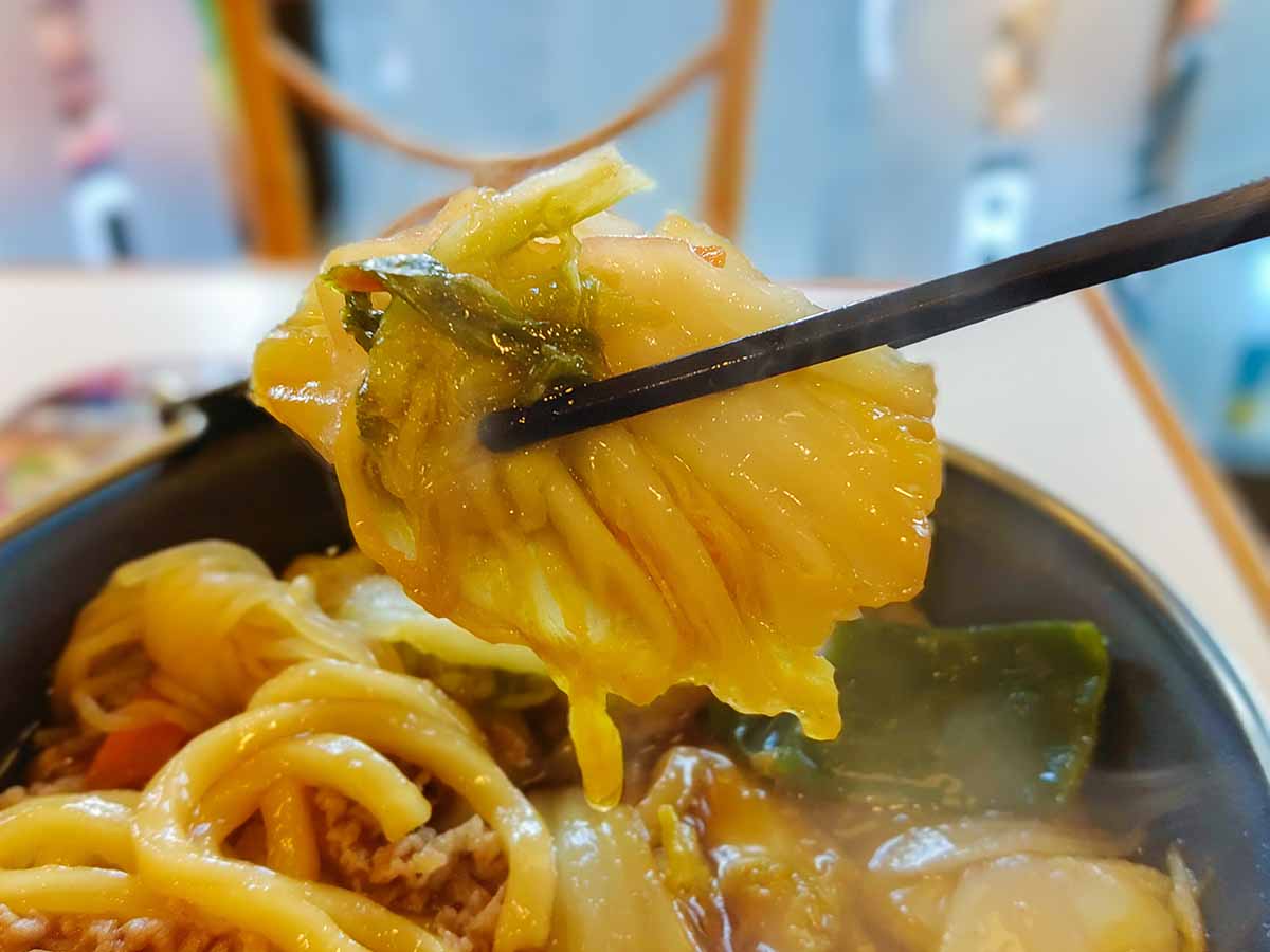 野菜もツユをまとって甘辛に