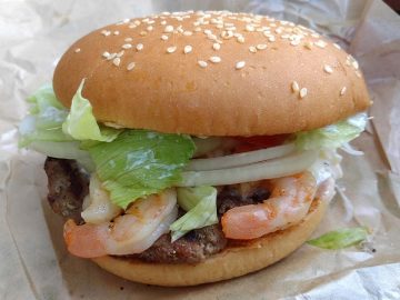 【実食レポ】バーガーキングの大人気シリーズ「タルタル・シュリンプワッパー」を食べてみた