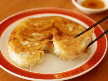 プロが完コピ！ 餃子の名店『おけ以』のパリパリもちもち餃子の作り方【基本の料理】
