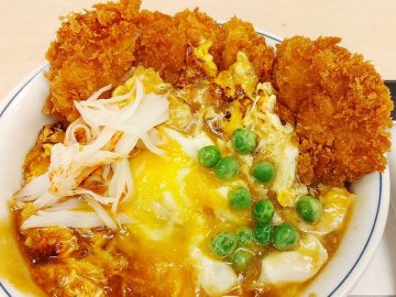 本当に美味しいの？ かつやの新作「天津飯チキンカツ丼」を食べてみた