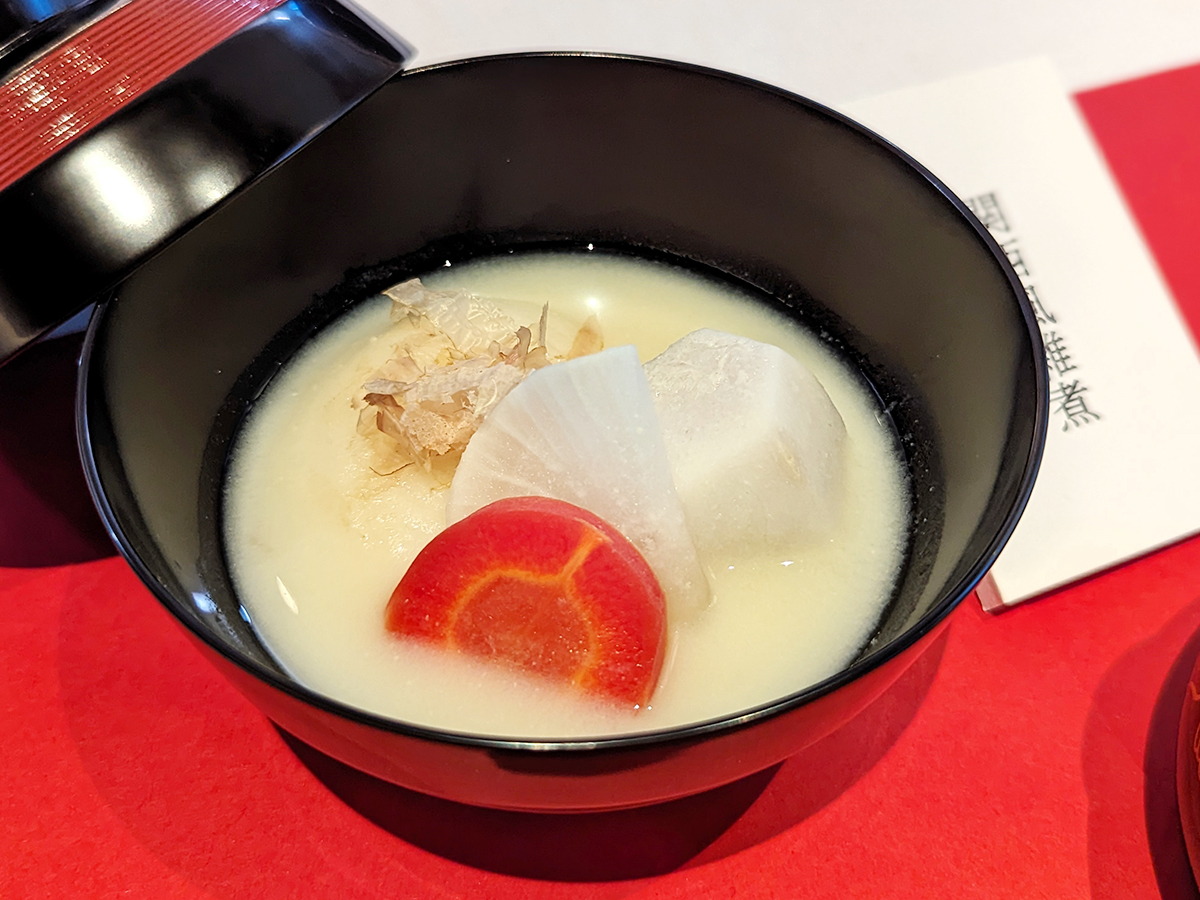 お雑煮ってこんなに違うの!? 関東や関西、博多など全国5エリアのご当地雑煮を『茅乃舎』で食べ比べてみた