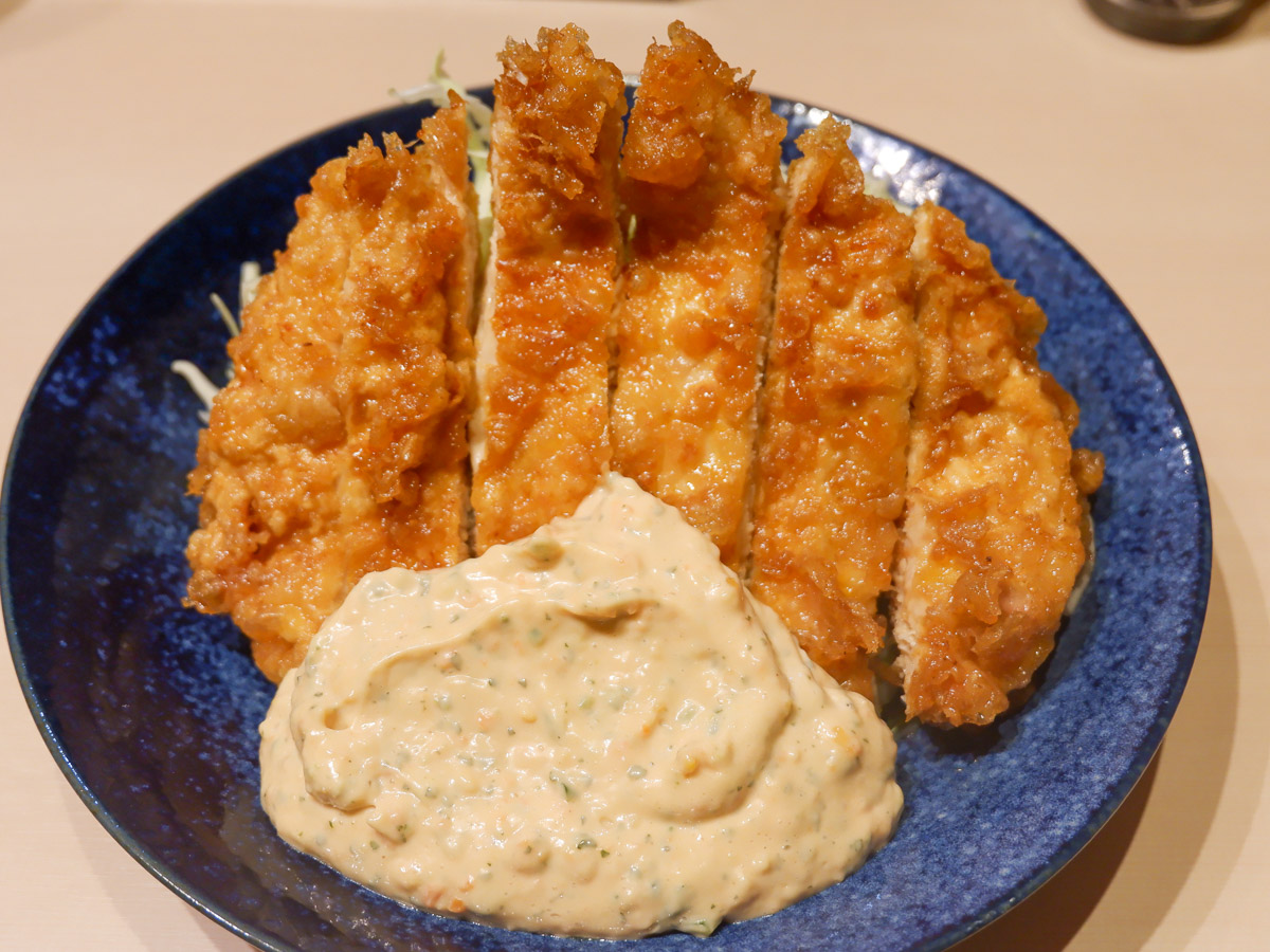 チキン南蛮発祥店の味を完全再現！？ 秋葉原のチキン南蛮専門店『ひむか食堂』が最高にウマい理由